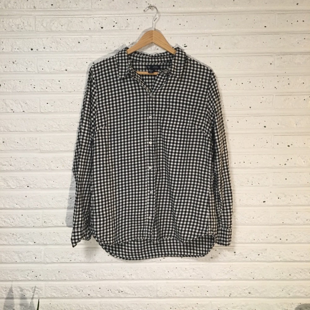 Medium gingham button-down shirt